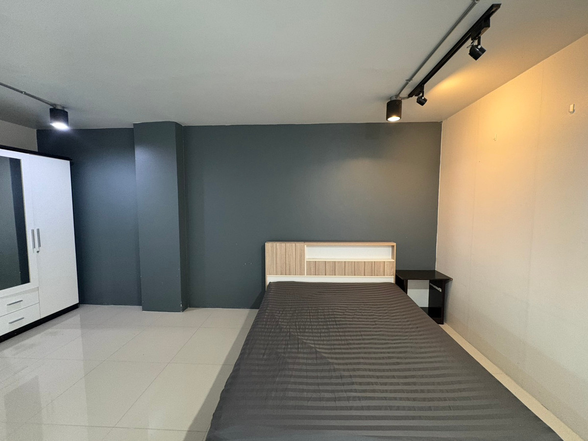 For RentCondoRatchadapisek, Huaikwang, Suttisan : PRO-97📍Condo for rent, Baan Phraya Phirom, Ratchada 36, ​​near MRT Lat Phrao, only 5,500 baht, Royal Electricity Authority, great value, unblocked view *0659174222*📍