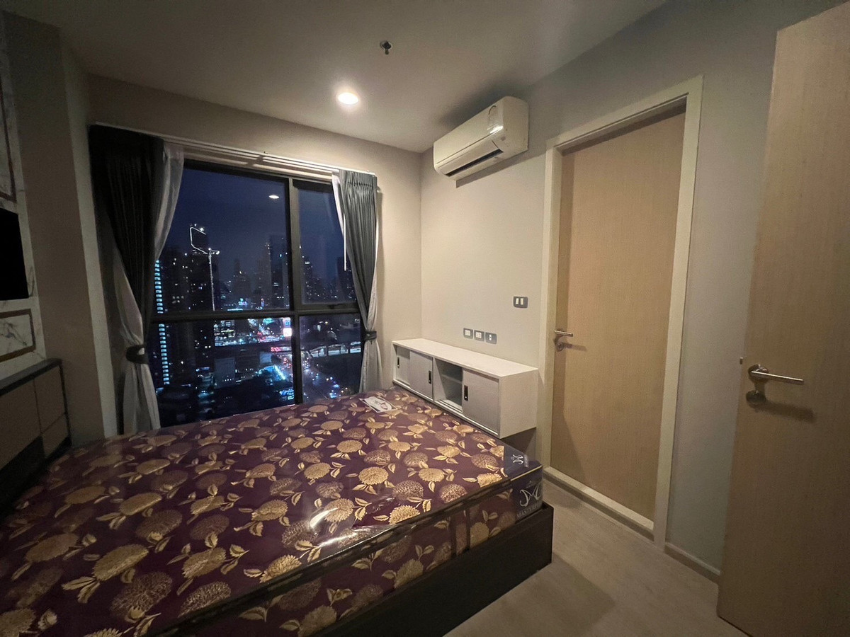 ให้เช่าคอนโดพระราม 9 เพชรบุรีตัดใหม่ RCA : Condo for Rent: Rhythm Asoke 2 Near MRT Rama 9