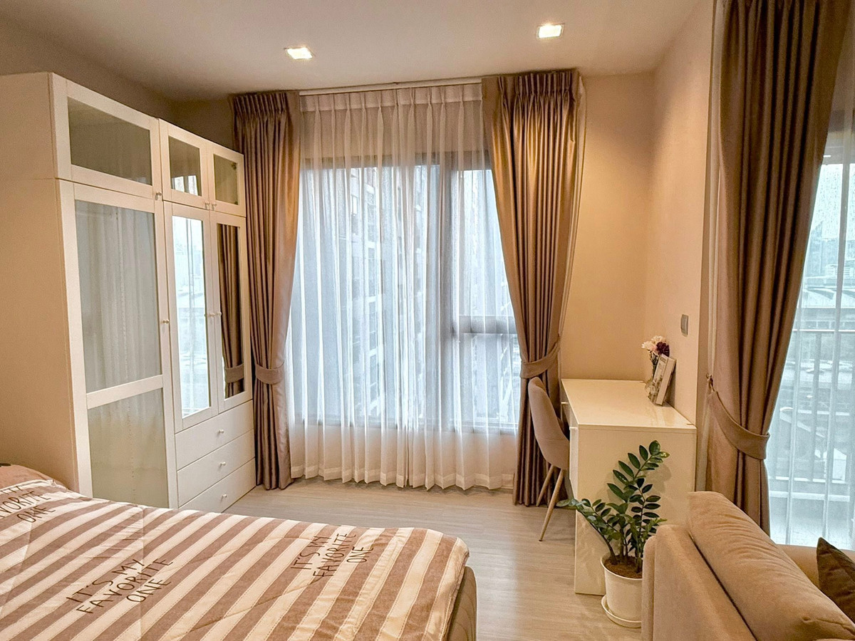 For SaleCondoRama9, Petchburi, RCA : Urgent Sale ✨ Life Asoke - Rama 9 ✨ South-facing, good ventilation, unobstructed view, beautifully decorated in minimalist style, fully furnished with appliances.