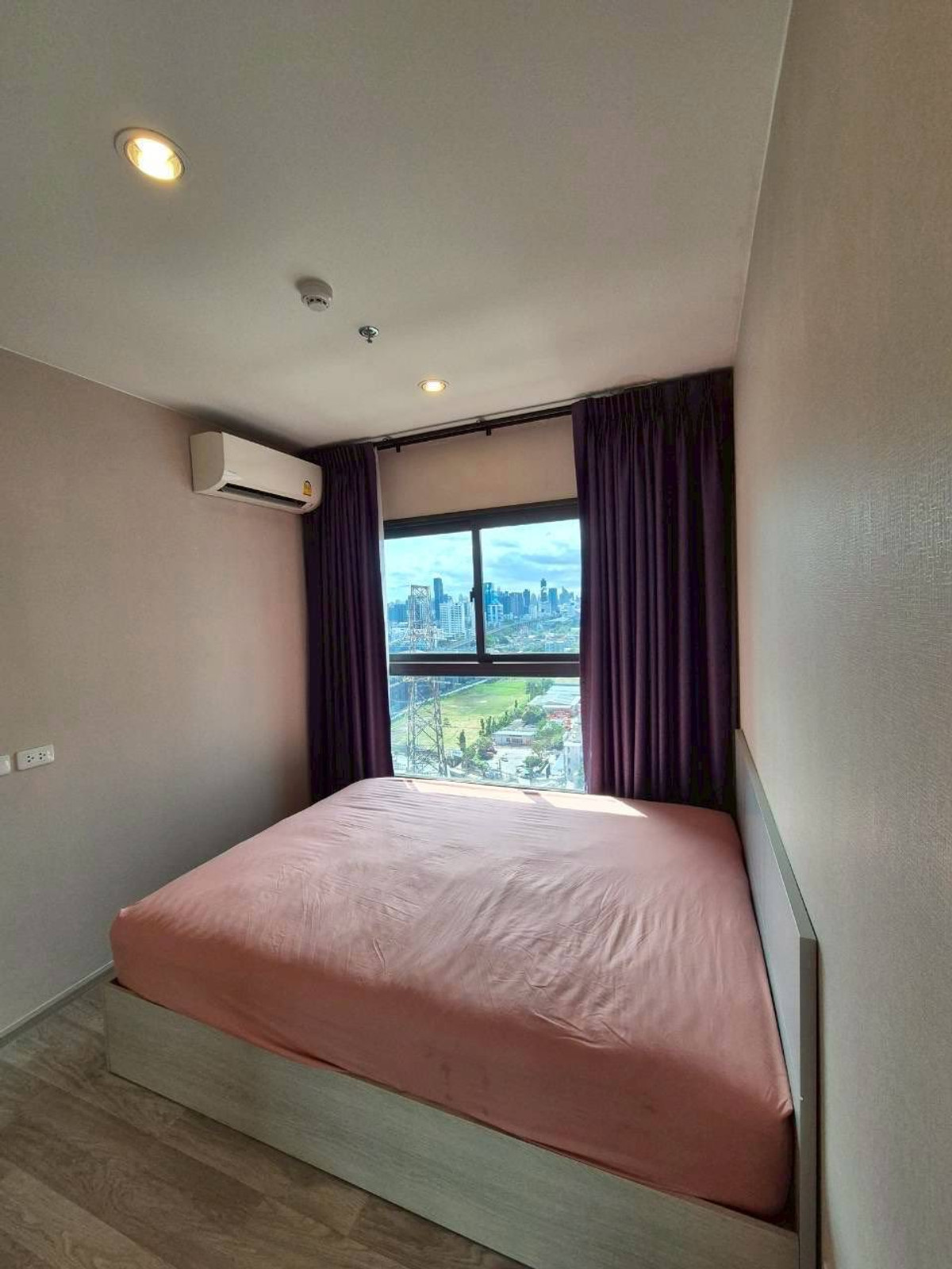 For SaleCondoRama9, Petchburi, RCA : Urgent Sale 📍 The Privacy Rama 9 📍 Fully furnished and equipped with appliances. Near Airport Link Ramkhamhaeng.