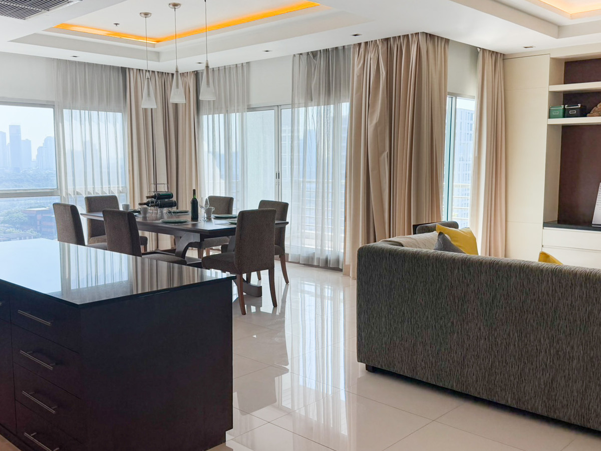 ให้เช่าคอนโดวิทยุ ชิดลม หลังสวน : Royal Residence Park วิทยุ - ห้องใหญ่ 220 ตร.ม. ใกล้สวนลุมพินี พร้อมเข้าอยู่ Please call: 062-496-6454