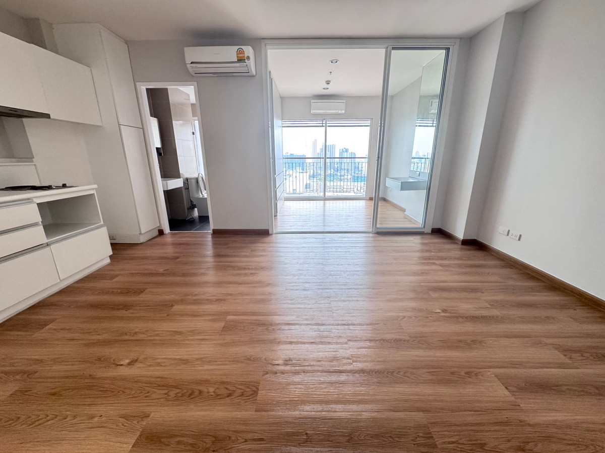 ขายคอนโดลาดพร้าว เซ็นทรัลลาดพร้าว : ขายด่วน ห้องสวย รีโนเวทใหม่ทั้งห้อง ฝั่งไทยรัฐ วิวโล่ง พร้อมขาย สอบถามได้ครับ