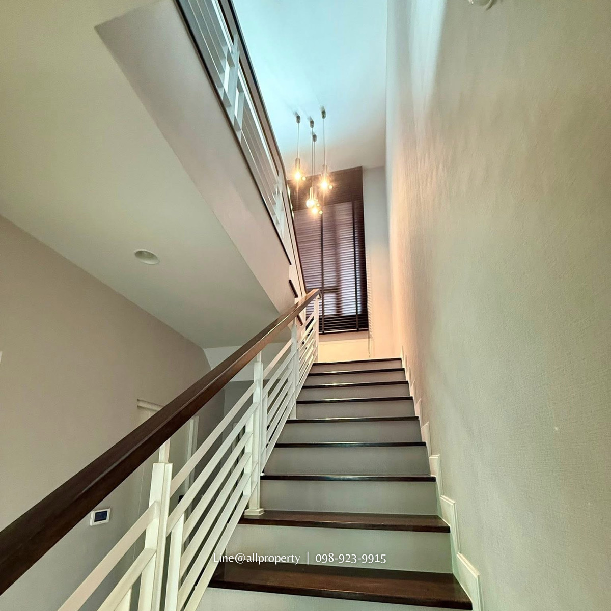 For RentHousePattanakan, Srinakarin : Luxury furnished 4-bedroom home for rent near top international schools