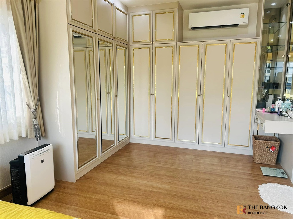 For RentThaphra, Talat Phlu, Wutthakat :  Golden Neo Sathorn 🏠 Modern Twin House Near Sathorn & ICONSIAM 🌟 