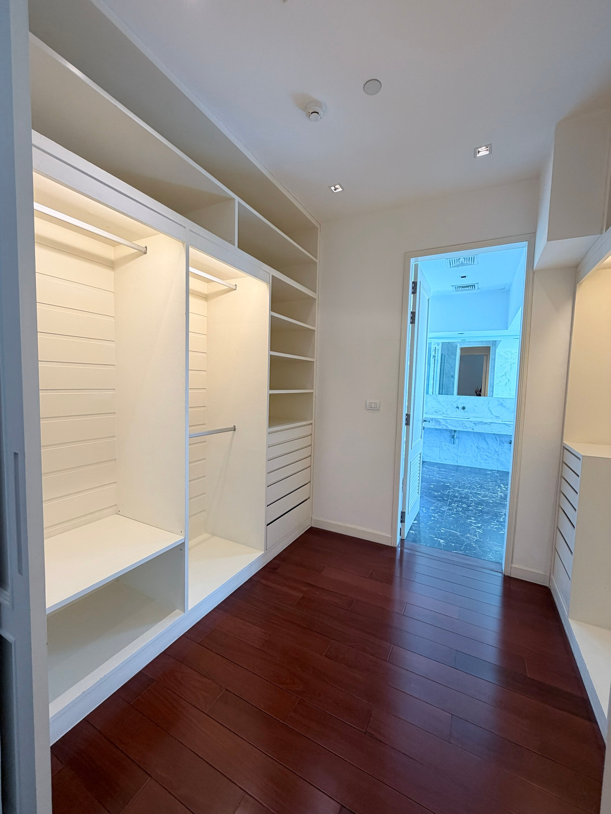 คอนโดสุขุมวิท อโศก ทองหล่อ : Le Raffine 39 Luxury Duplex Condo for Sale & Rent Available NOW!