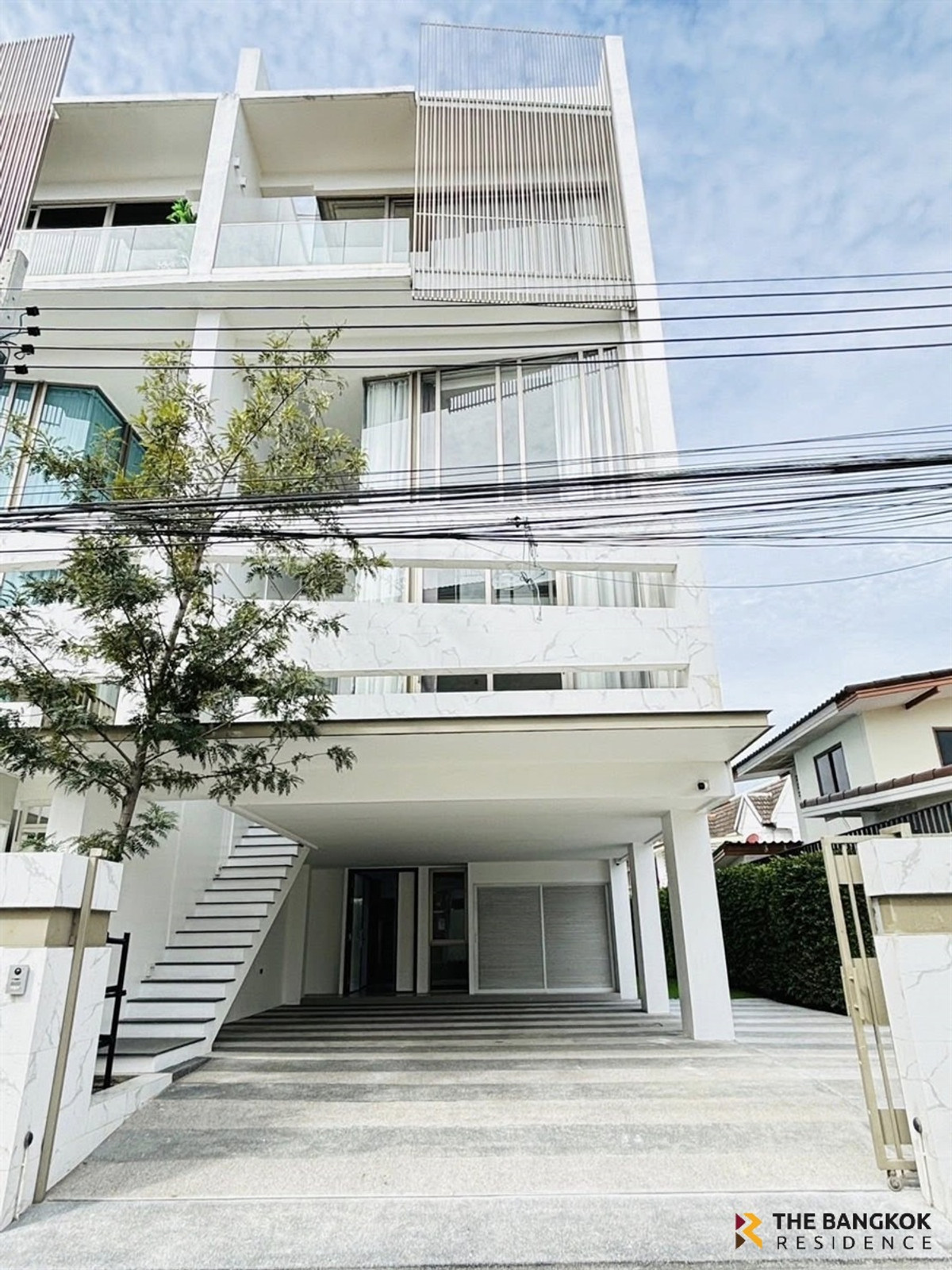 ขายทาวน์โฮมลาดพร้าว เซ็นทรัลลาดพร้าว : 🏡ทาวน์โฮม  พร้อมลิฟต์ส่วนตัว ฟังก์ชันครบ  Luxe 35 รัชดา-ลาดพร้าว 