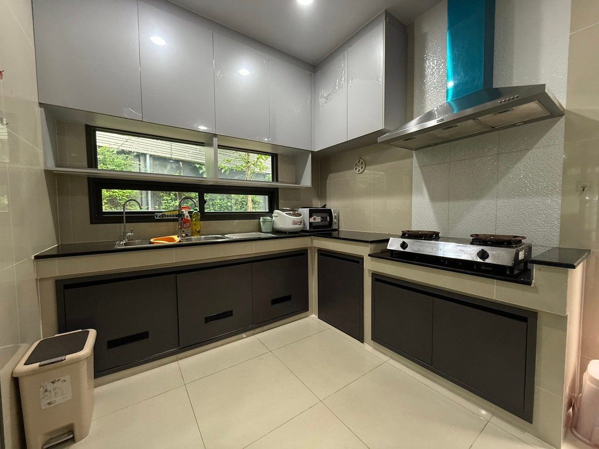 For RentHousePattanakan, Srinakarin : Detached house for rent ✨ Setthasiri-Krungthep Kreetha 2 ✨ 4 bedrooms, 4 bathrooms, fully furnished and equipped with appliances.