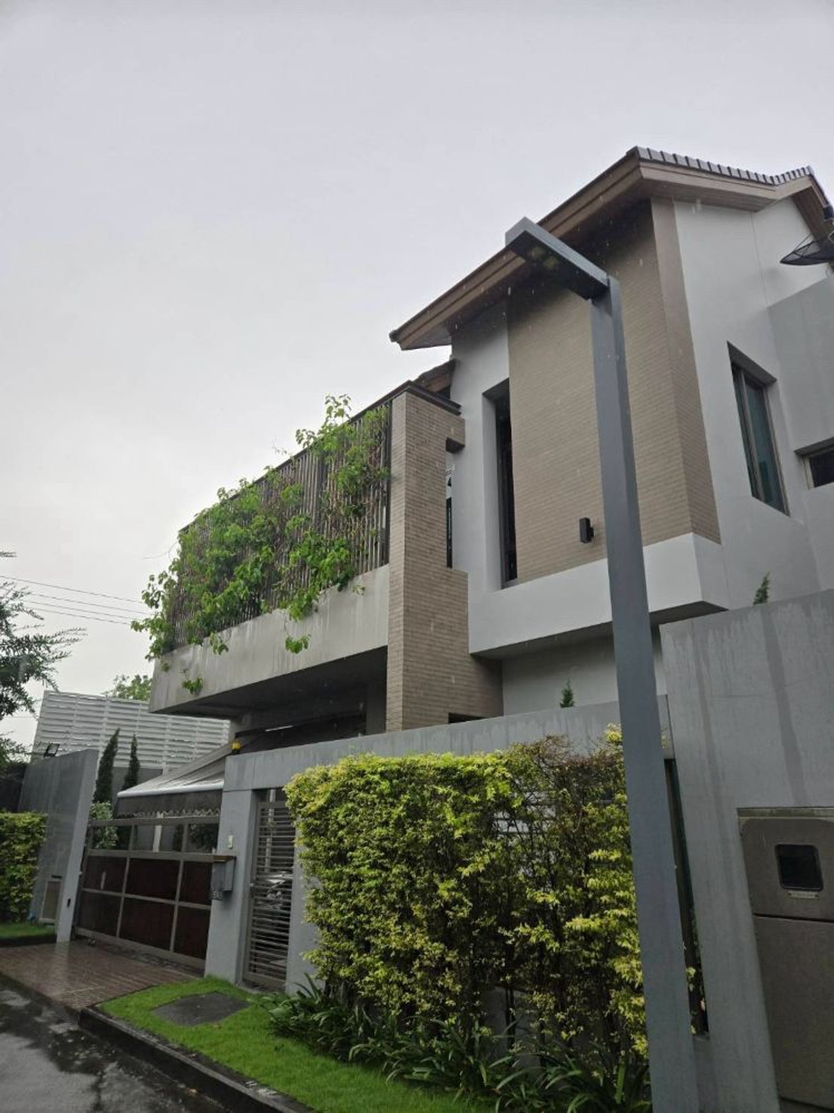 For SaleHouseYothinpattana,CDC : 2-story detached house for sale, Private Nirvana Residence North, ready to move in, near Central EastVille.