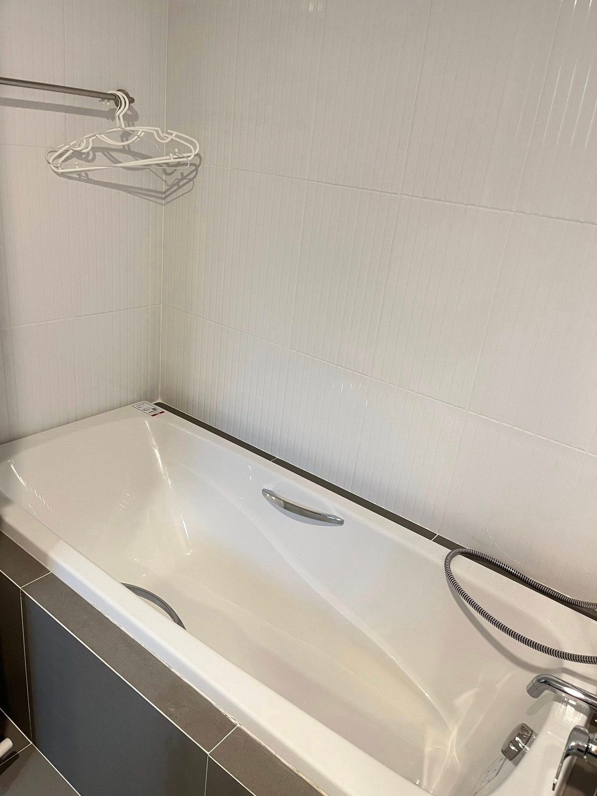 For RentHousePattanakan, Srinakarin : Townhouse for rent 📍 Baan Klang Muang The Edition Rama 9-Krungthep Kreetha 📍 4 bedrooms, 4 bathrooms, fully furnished and equipped with appliances.