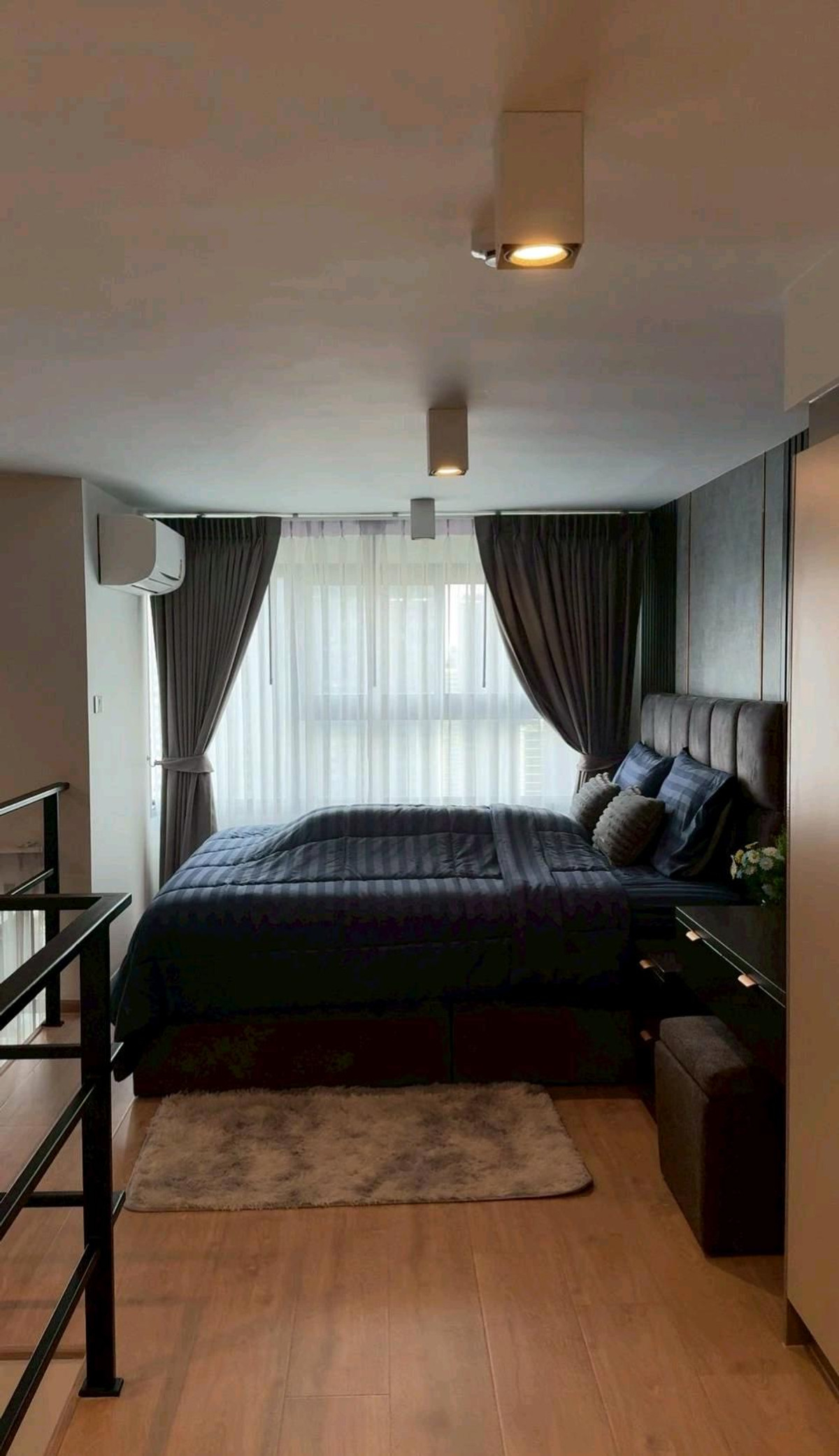 ให้เช่าคอนโดพระราม 9 เพชรบุรีตัดใหม่ RCA : ✨ Duplex ห้องสวย เพดานสูง วิวแยกพระราม 9 ทำเลศักยภาพ ใจกลางเมือง ✨