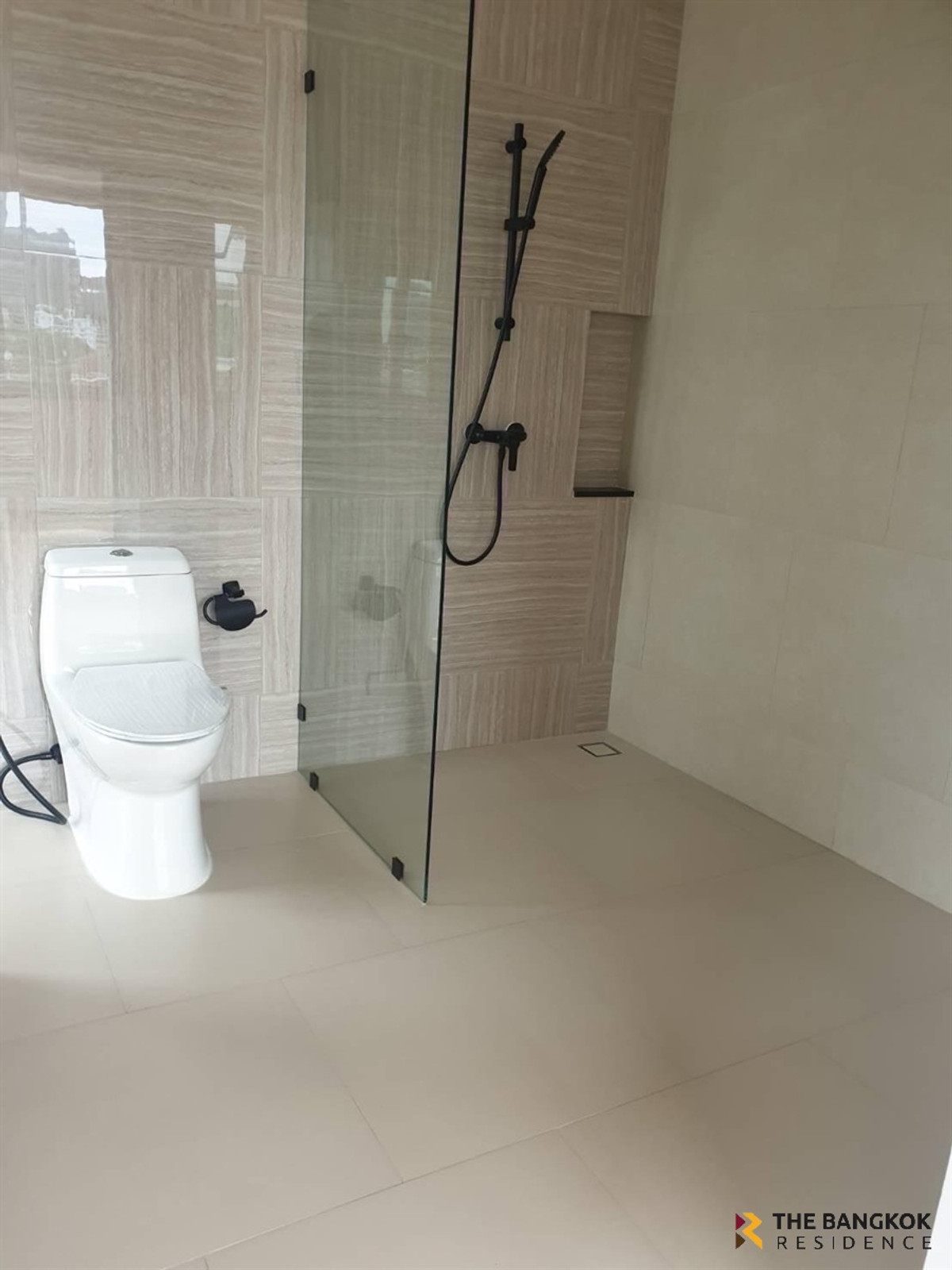 ขายทาวน์โฮมลาดพร้าว เซ็นทรัลลาดพร้าว : 🏡ทาวน์โฮม  พร้อมลิฟต์ส่วนตัว ฟังก์ชันครบ Luxe 35 รัชดา-ลาดพร้าว 