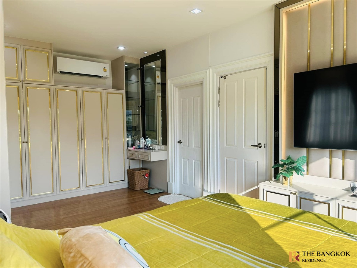 For RentThaphra, Talat Phlu, Wutthakat :  Golden Neo Sathorn 🏠 Modern Twin House Near Sathorn & ICONSIAM 🌟 