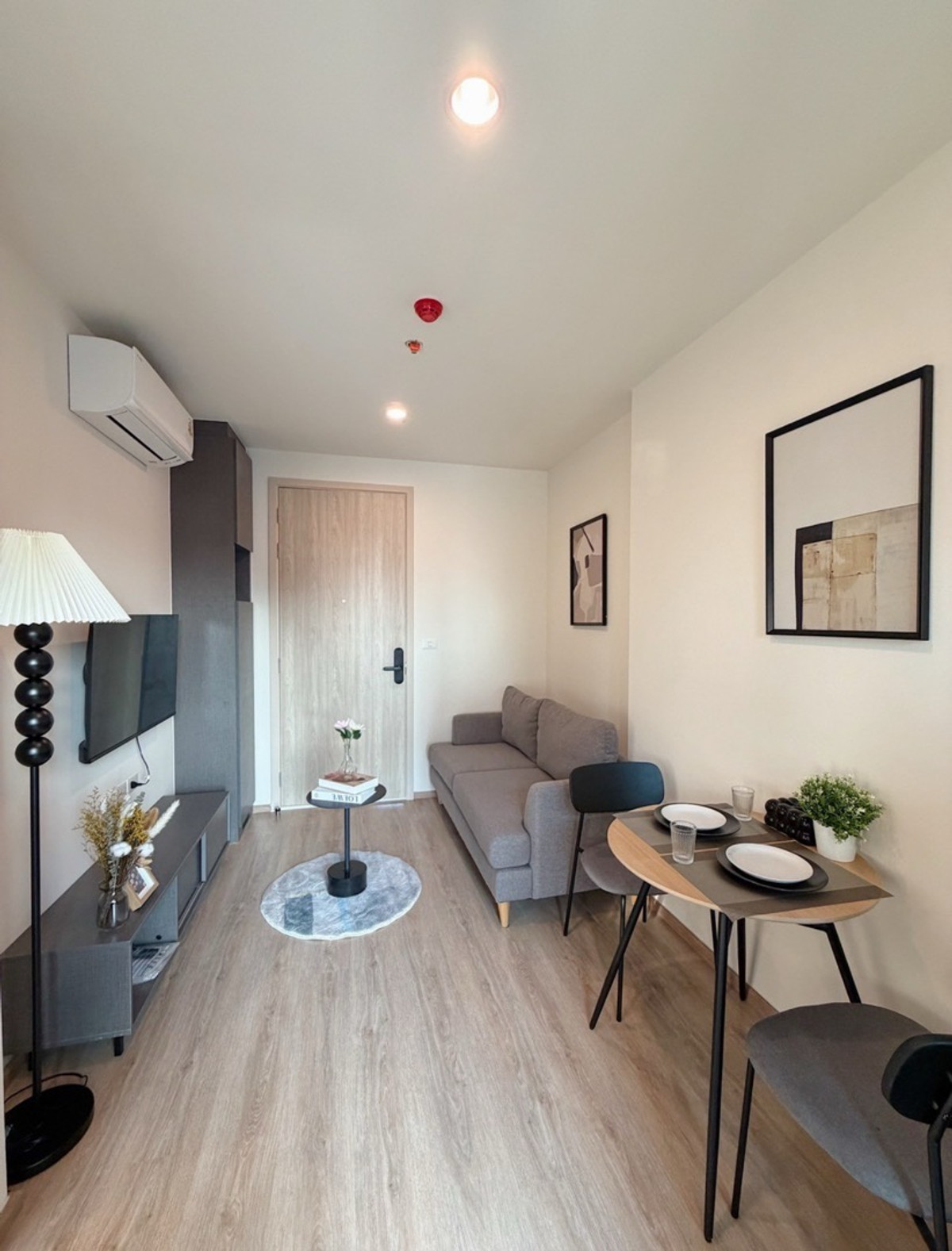 ให้เช่าคอนโดพระราม 9 เพชรบุรีตัดใหม่ RCA : 🍁Nue District R9 🍁 ห้องใหม่ป้ายแดง 🍁 เข้าพักคนแรก 🍁 ห้องสวย เฟอร์นิเจอร์ครบ 