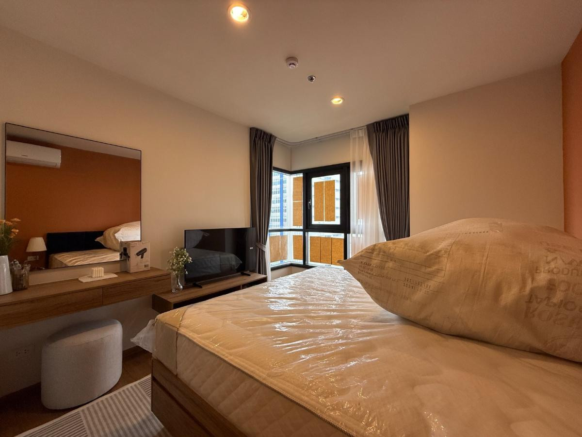 ขายคอนโดลาดพร้าว เซ็นทรัลลาดพร้าว : 💥 Rare Unit! ขายห้องตัวอย่างแต่งครบ ดีลที่ดีที่สุด วิวสวน 8 ไร่ ห้องเดียวเท่านั้น! มาพร้อมสิทธิ์ “อยู่ฟรี..ไม่ต้องจ่ายค่าส่วนกลาง 5 ปีเต็ม!“