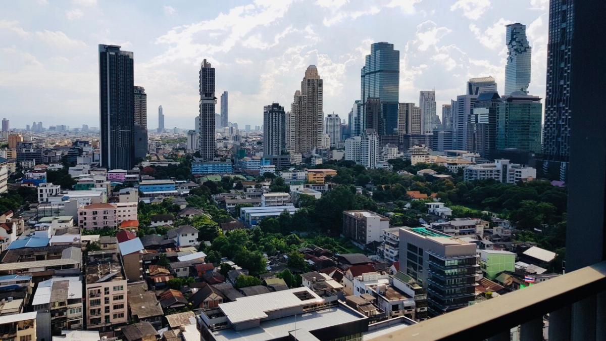 For RentCondoSathorn, Narathiwat : New condo in the heart of Sathorn, beautiful view, 1 bedroom, only 23,000 baht/monthNear BTS Chong Nonsi, convenient for all travel, with complete facilities.