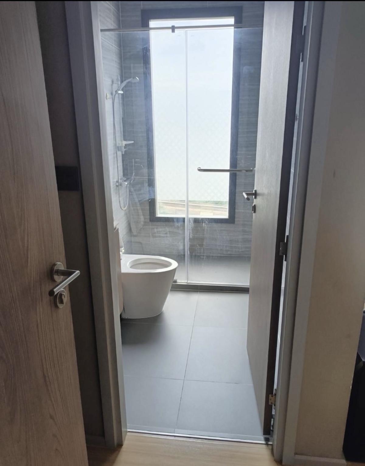 ให้เช่าคอนโดสะพานควาย จตุจักร : ชีวิตเมืองสุดหรูใจกลางจตุจักร! 2 ห้องนอน 2 ห้องน้ำ ชั้นสูง พร้อมสระว่ายน้ำและฟิตเนส!