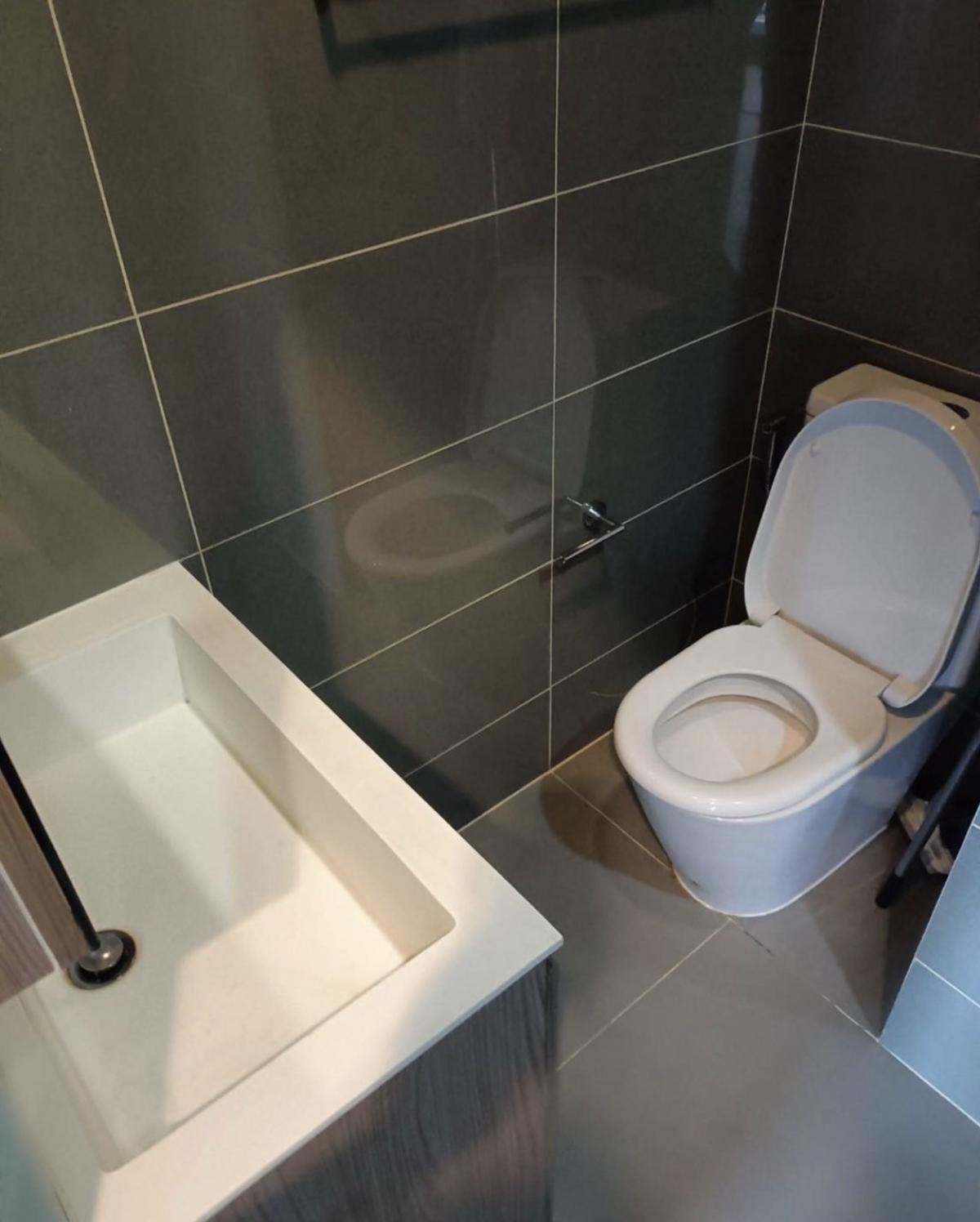 ให้เช่าคอนโดสะพานควาย จตุจักร : ชีวิตเมืองสุดหรูใจกลางจตุจักร! 2 ห้องนอน 2 ห้องน้ำ ชั้นสูง พร้อมสระว่ายน้ำและฟิตเนส!