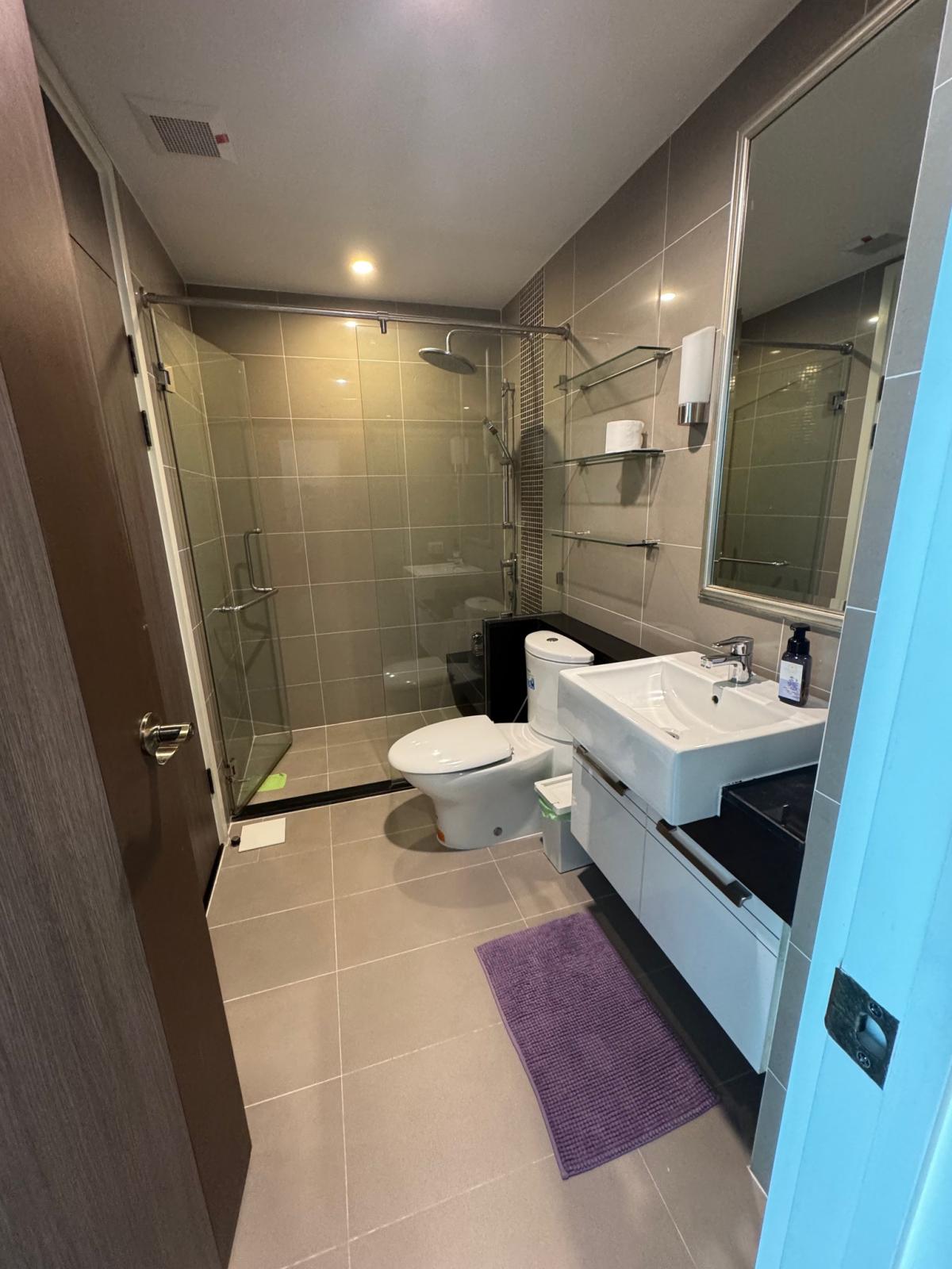 For RentCondoSathorn, Narathiwat : Luxury 1 bedroom condo in Sukhumvit near Chong Nonsi BTSRent for only 29,000 Baht/month with complete amenities!