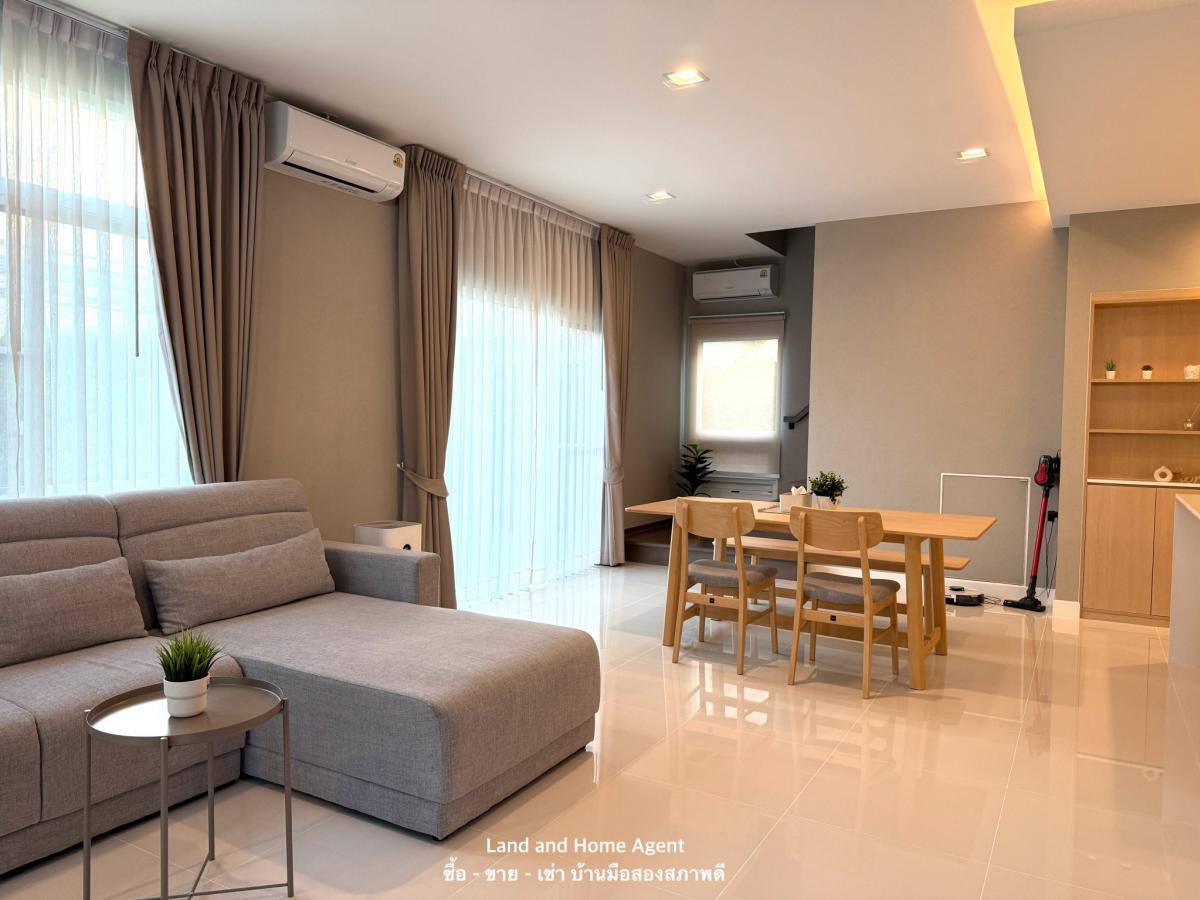 ให้เช่าบ้านลาดกระบัง สุวรรณภูมิ : 28/02/2026, ให้เช่าบ้านเดี่ยว 4 ห้องนอน พร้อมเฟอร์นิเจอร์ ใกล้สโมสร มัณฑนา อ่อนนุช-วงแหวน5 
พื้นที่กว้าง 185 ตร.ม. บนที่ดิน 70 ตร.วา เริ่มเพียง 85,000 บาท/เดือน