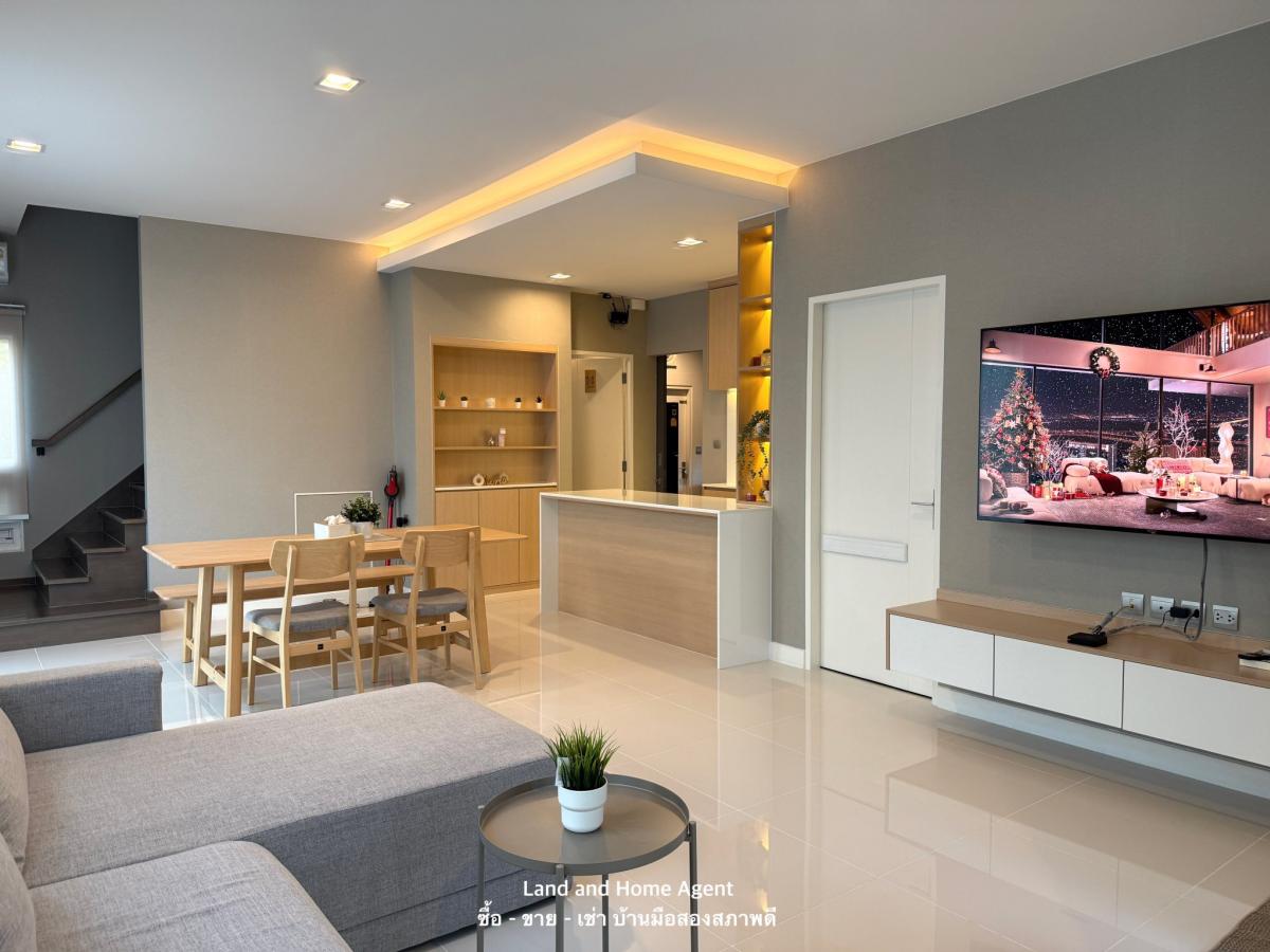 ให้เช่าบ้านลาดกระบัง สุวรรณภูมิ : 28/02/2026, ให้เช่าบ้านเดี่ยว 4 ห้องนอน พร้อมเฟอร์นิเจอร์ ใกล้สโมสร มัณฑนา อ่อนนุช-วงแหวน5 
พื้นที่กว้าง 185 ตร.ม. บนที่ดิน 70 ตร.วา เริ่มเพียง 85,000 บาท/เดือน