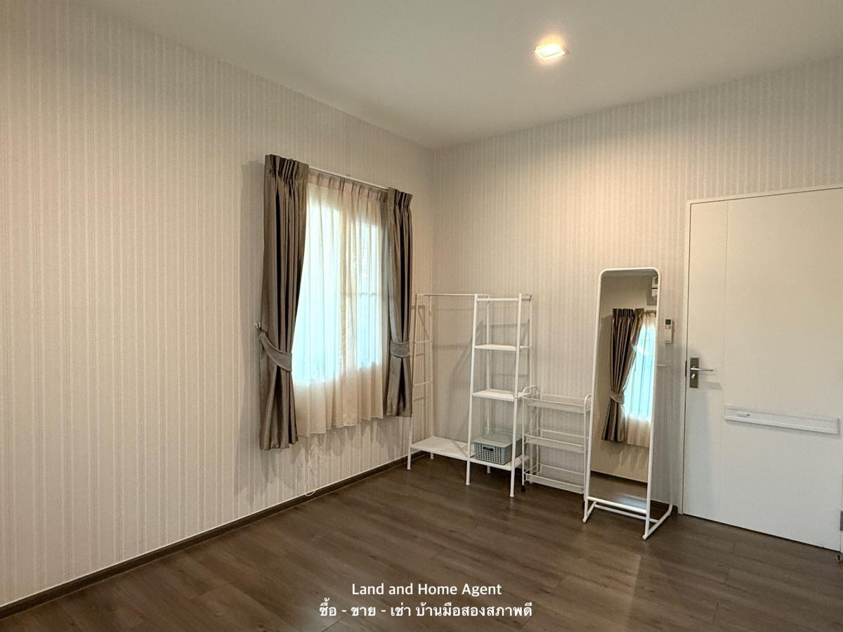 ให้เช่าบ้านลาดกระบัง สุวรรณภูมิ : 28/02/2026, ให้เช่าบ้านเดี่ยว 4 ห้องนอน พร้อมเฟอร์นิเจอร์ ใกล้สโมสร มัณฑนา อ่อนนุช-วงแหวน5 
พื้นที่กว้าง 185 ตร.ม. บนที่ดิน 70 ตร.วา เริ่มเพียง 85,000 บาท/เดือน