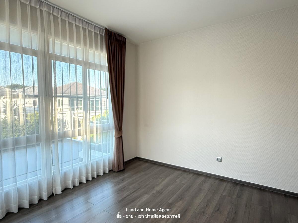 ให้เช่าบ้านลาดกระบัง สุวรรณภูมิ : 28/02/2026, ให้เช่าบ้านเดี่ยว 4 ห้องนอน พร้อมเฟอร์นิเจอร์ ใกล้สโมสร มัณฑนา อ่อนนุช-วงแหวน5 
พื้นที่กว้าง 185 ตร.ม. บนที่ดิน 70 ตร.วา เริ่มเพียง 85,000 บาท/เดือน