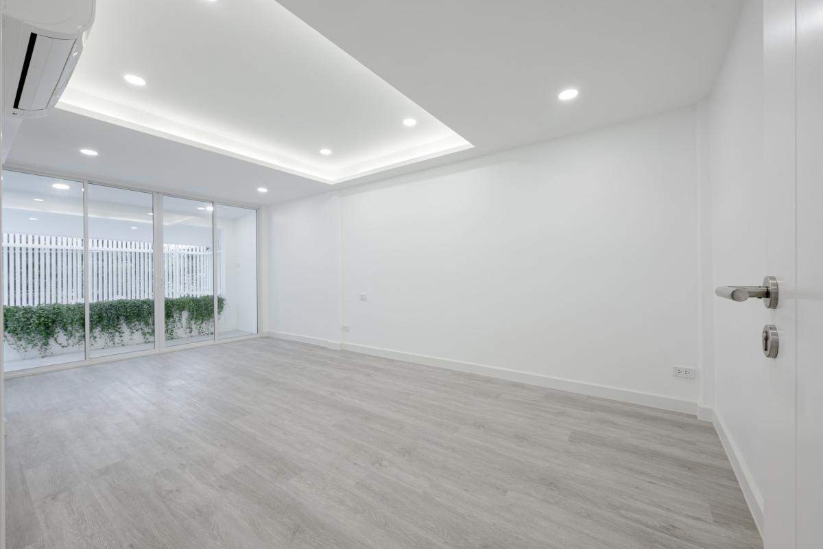 ขายทาวน์โฮมอ่อนนุช อุดมสุข : 28/02/2026, บ้านหรู 4 ห้องนอน ใจกลางสุขุมวิท 71 พร้อมพื้นที่กว้างขวาง ลงทุนหรืออยู่อาศัย ใกล้อโศก-ทองหล่อ เริ่ม 15.9 ล้านเท่านั้น!