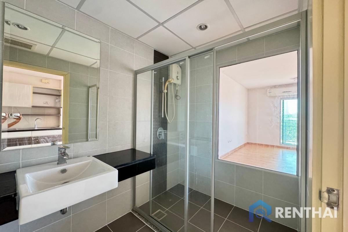 For SaleCondoPattaya, Bangsaen, Chonburi : Supalai Mare Pattaya Condo  studio 31 sqm for sale good price