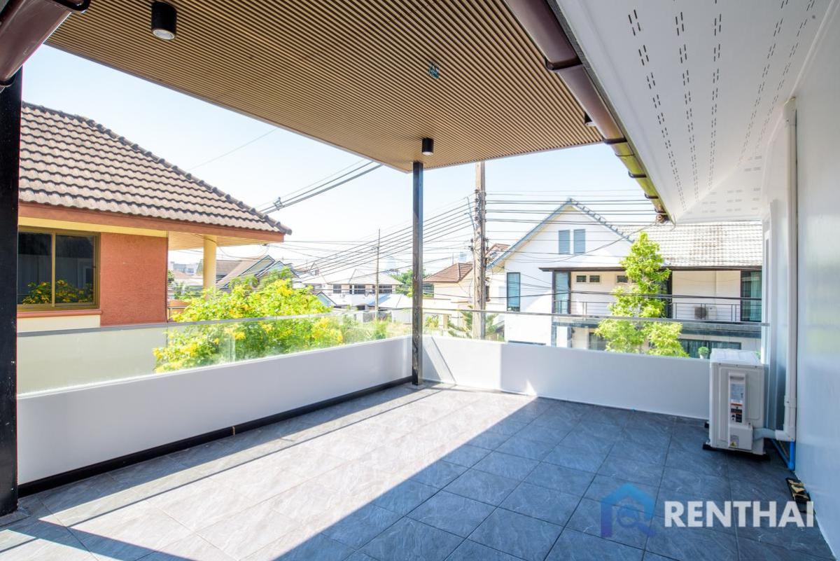 For SaleHousePattaya, Bangsaen, Chonburi : For sale house 4 bedrooms at Central Pattaya