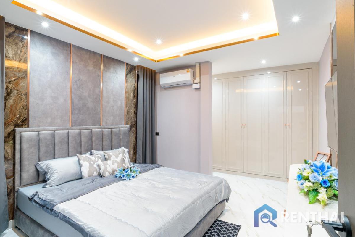 For SaleHousePattaya, Bangsaen, Chonburi : For sale house 4 bedrooms at Central Pattaya