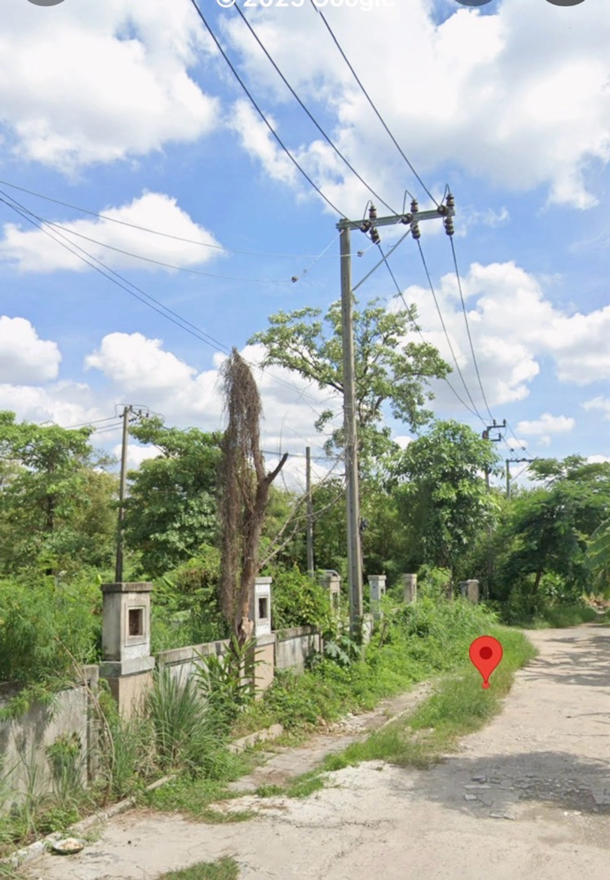 ขายที่ดินมีนบุรี-ร่มเกล้า : ขายที่ดินรามอินทรา 109
( พระยาสุเรนทร์ )
ถนนรามอินทรา ห่างจากรถไฟฟ้าเพียง 2.2 กม