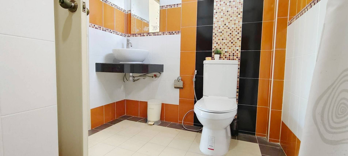 ขายบ้านระยอง : ด่วน 🏠ขายบ้านเดี่ยว 2 ชั้น พท. 83 ตร.ว หมู่บ้านรุ่งเรืองเพลส ใกล้เซ็นทรัลระยอง 2 กม. และหาดแม่รำพึง 20 กม. เหมาะสุดๆ สำหรับบ้านพักตากอากาศครอบครัวใหญ่