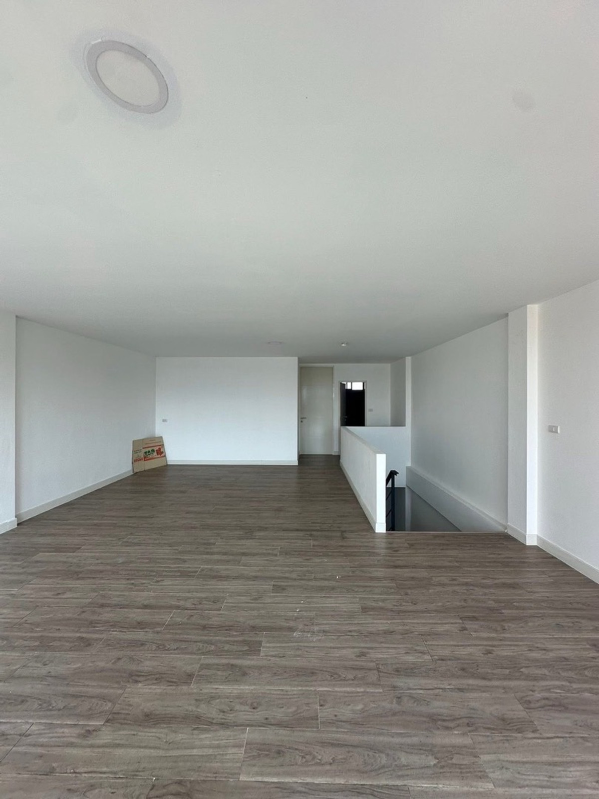 ให้เช่าโฮมออฟฟิศเกษตร นวมินทร์ ลาดปลาเค้า : ให้เช่า โฮมออฟฟิศ เนอวาน่า แอท เวิร์ค เกษตร-นวมินทร์ (ประเสริฐมนูกิจ) 