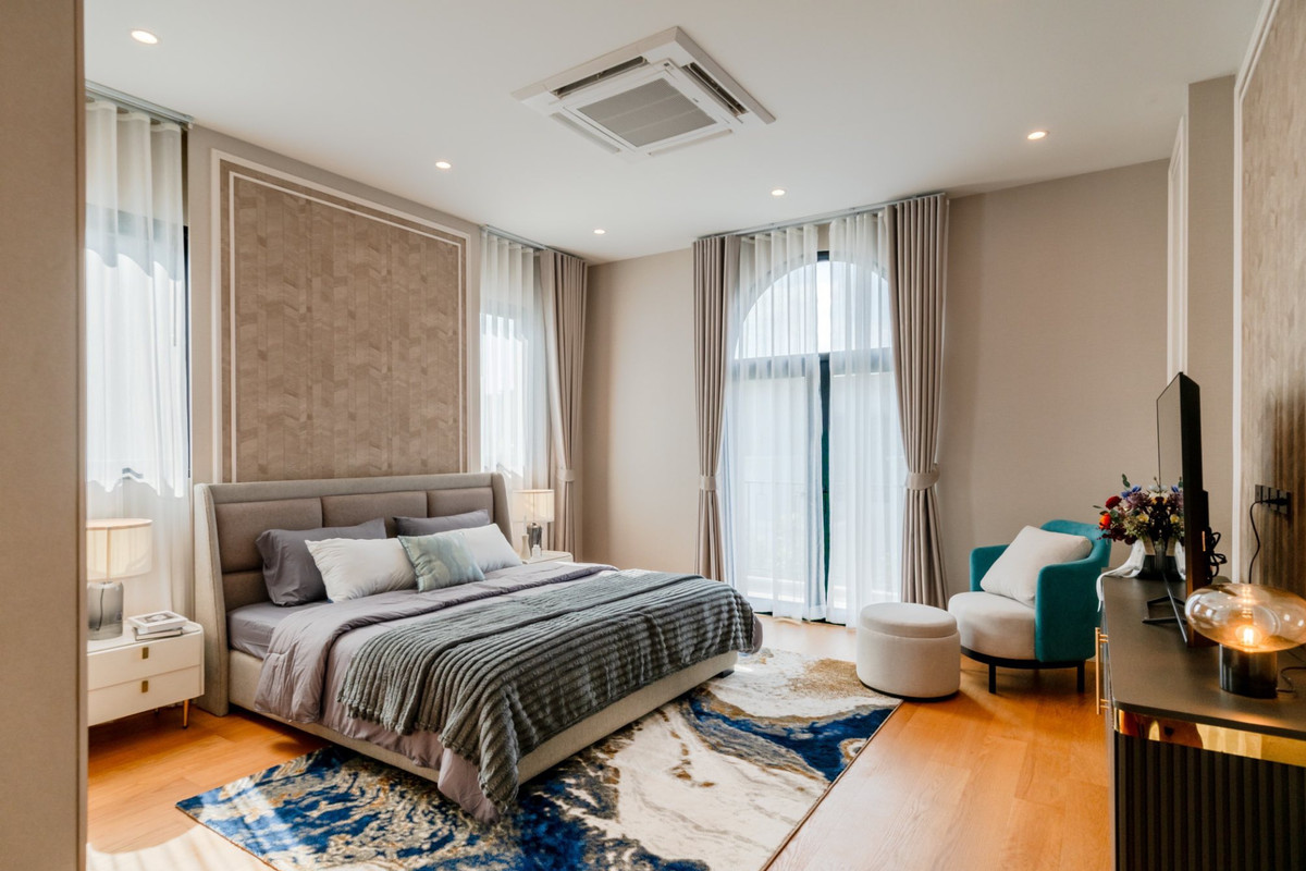 For RentHousePattanakan, Srinakarin : FOR RENT 3-storey luxury home 705sq.m. | Brand-new | Never Occupied | Private Lift 