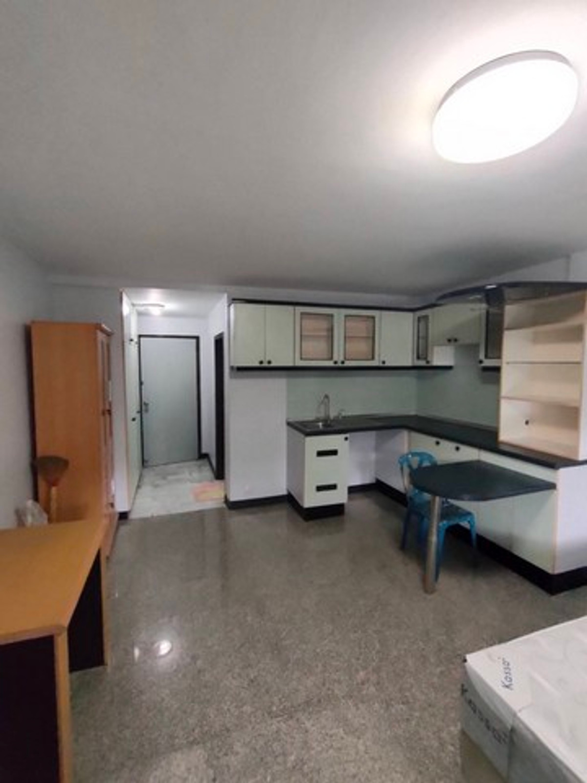 For RentCondoLadprao101, Happy Land, The Mall Bang Kapi : Condo for rent, City Villa, Building E2, 2nd floor, swimming pool view, Lat Phrao area, Ramkhamhaeng, Bang Kapi District, near Soi Mahadthai. Near BTS Lat Phrao 101, Soi Lat Phrao 130, Soi Ramkhamhaeng 81