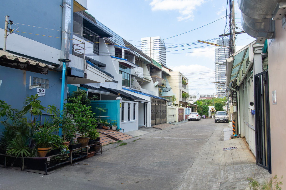 ขายทาวน์โฮมสาทร นราธิวาส : ทาวน์โฮมกลางสาทร — ทำเล Rare Item ใกล้ MRT ลุมพินี 3 ชั้น | ทำเลสาทร-พระรามสี่-ศรีบำเพ็ญ-เย็นอากาศ