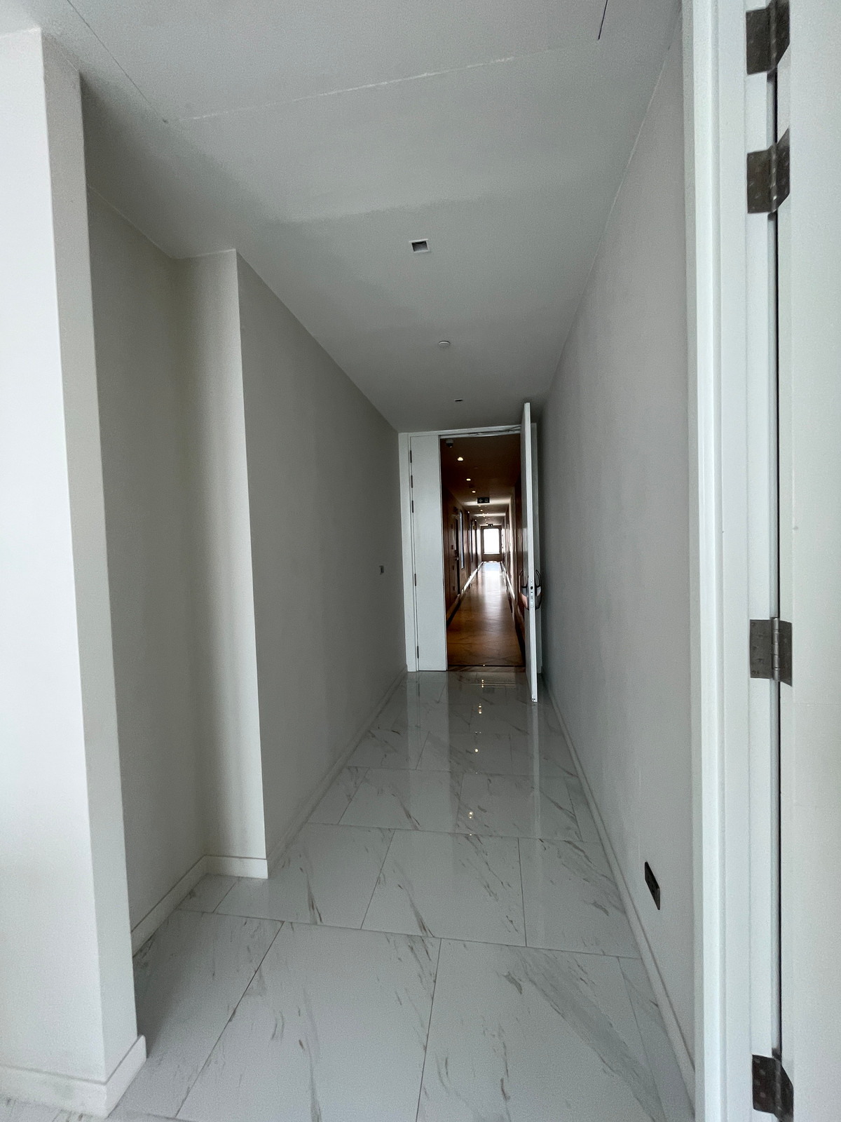 ขายคอนโดพระราม 3 สาธุประดิษฐ์ : ายคอนโดริมน้ำสุดหรู CANAPAYA RESIDENCES (คณาพญา เรสซิเดนซ์) 2 ห้องนอน 2 ห้องน้ำ  สัมผัสประสบการณ์การใช้ชีวิตเหนือระดับบนโค้งน้ำเจ้าพระยาที่สวยที่สุด พร้อมให้คุณเป็นเจ้าของยูนิตพิเศษในราคาโปรโมชั่น