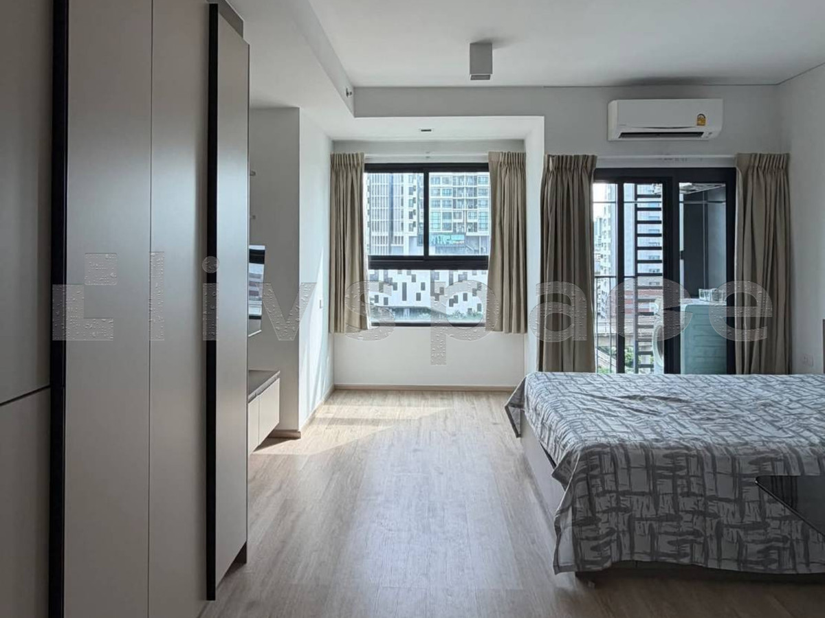 ให้เช่าคอนโดวงเวียนใหญ่ เจริญนคร : ▚ LE202ツ สำหรับเช่า Ideo Sathorn-Wongwian Yai Studio 28 ตร.ม.! 💎 ห้องมุม วิวโล่ง ใกล้ BTS วงเวียนใหญ่เพียง 170 ม. ราคา 16,000!