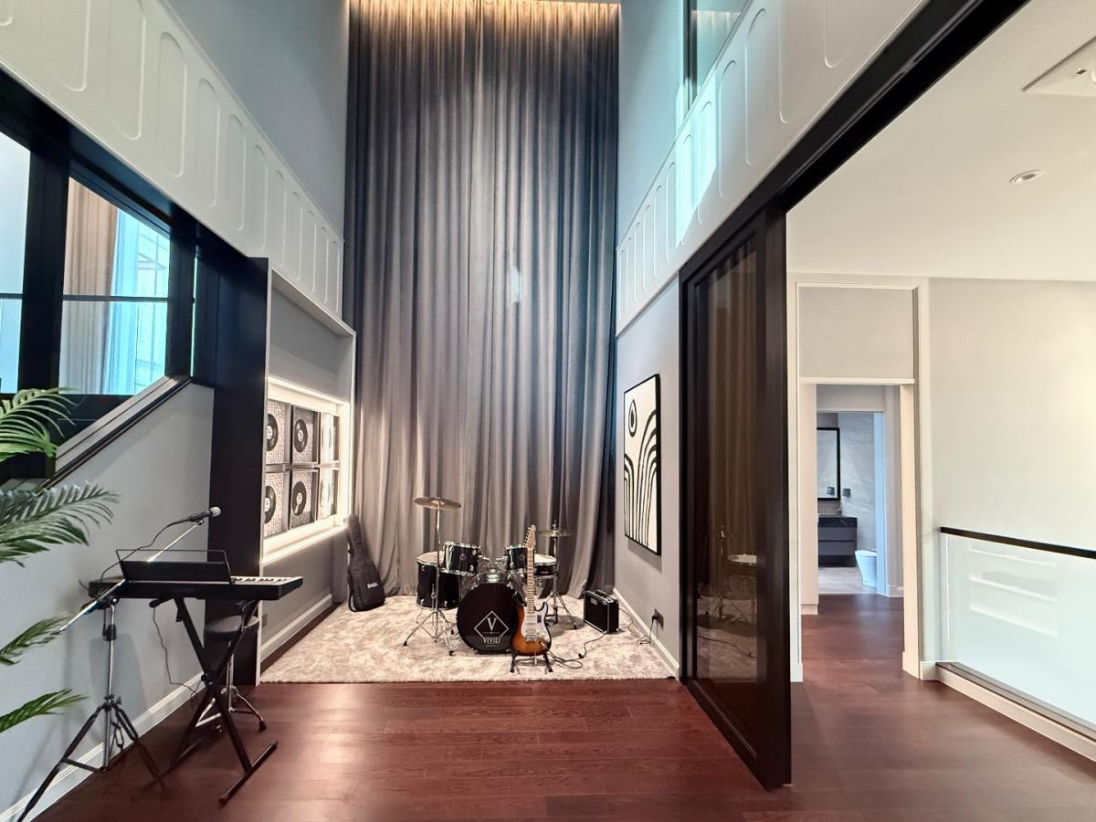 ขายบ้านแจ้งวัฒนะ เมืองทอง : 🔥 ดีลลับส่งท้ายปี ส่วนลด 10 ล้าน 👑 คฤหาสน์หลังใหญ่ที่สุด  พร้อมสระว่ายน้ำและลิฟต์ส่วนตัว นิยามใหม่แห่งการอยู่อาศัยที่สะท้อนความสำเร็จ