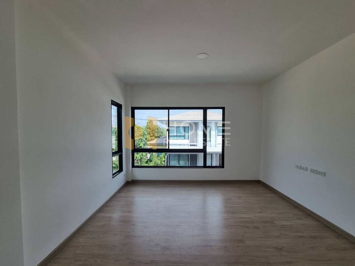 ขายบ้านพระราม 5 ราชพฤกษ์ บางกรวย : รีโนเวทใหม่ทั้งหลัง บ้านไม่ร้อน 🌳 คาซ่า วิลล์ ปิ่นเกล้า - ศรีรัช / 4 ห้องนอน (ขาย), Casa Ville Pinklao - Srirat / Detached House 4 Bedrooms (FOR SALE) AOM024