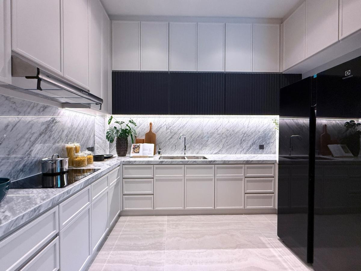 ขายบ้านแจ้งวัฒนะ เมืองทอง : 🔥 ดีลลับส่งท้ายปี ส่วนลด 10 ล้าน 👑 คฤหาสน์หลังใหญ่ที่สุด  พร้อมสระว่ายน้ำและลิฟต์ส่วนตัว นิยามใหม่แห่งการอยู่อาศัยที่สะท้อนความสำเร็จ