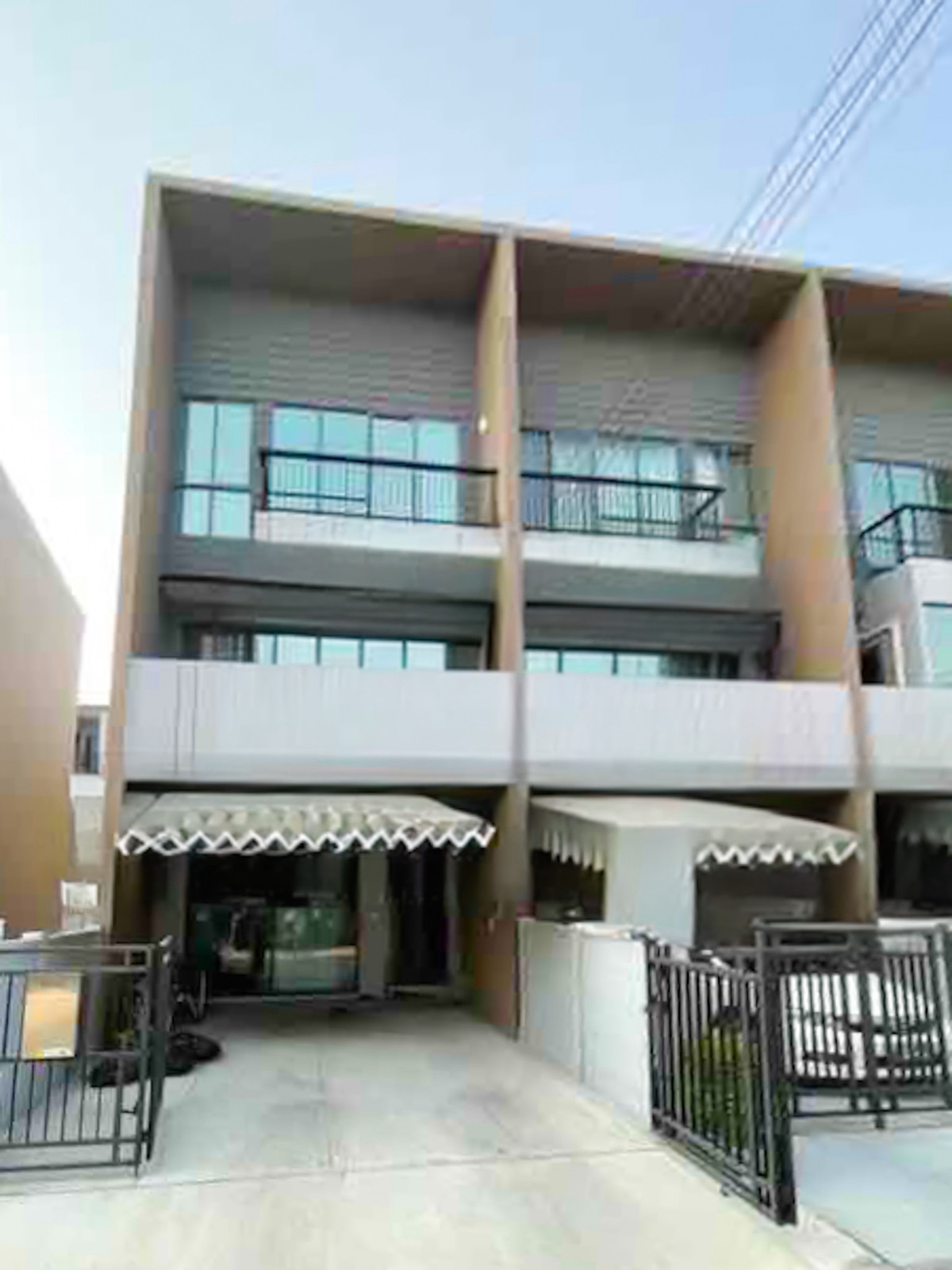 ขายทาวน์โฮมพระราม 5 ราชพฤกษ์ บางกรวย : หลังมุม ราคาดีที่สุดในโครงการ 💥🏡 ทาวน์โฮม บ้านกลางเมือง ดิ เอร่า ปิ่นเกล้า - จรัญฯ / 3 ห้องนอน (ขาย), Baan Klang Muang THE ERA Pinklao - Charan / Townhome 3 Bedrooms (FOR SALE) BALL211