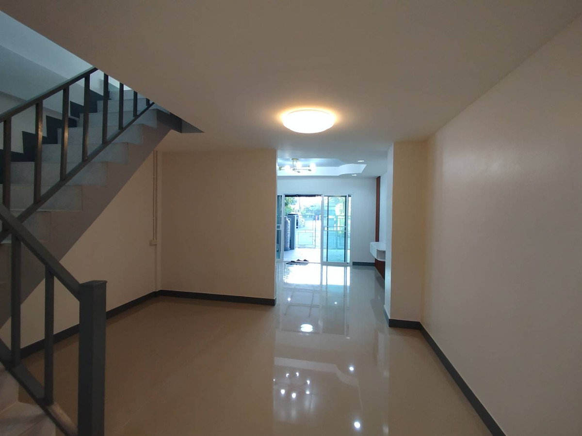 For SaleTownhomeNonthaburi, Bang Yai, Bangbuathong : Townhouse for sale, Kamollak Village 1, 16 sq m.