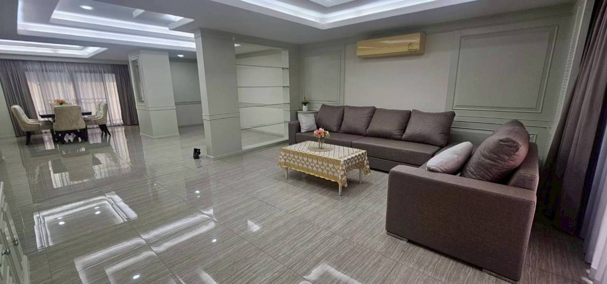 For RentCondoSukhumvit, Asoke, Thonglor : 2 bedrooms, 2 bathrooms, available, ready to move in, large room, BTS Phrom Phong.