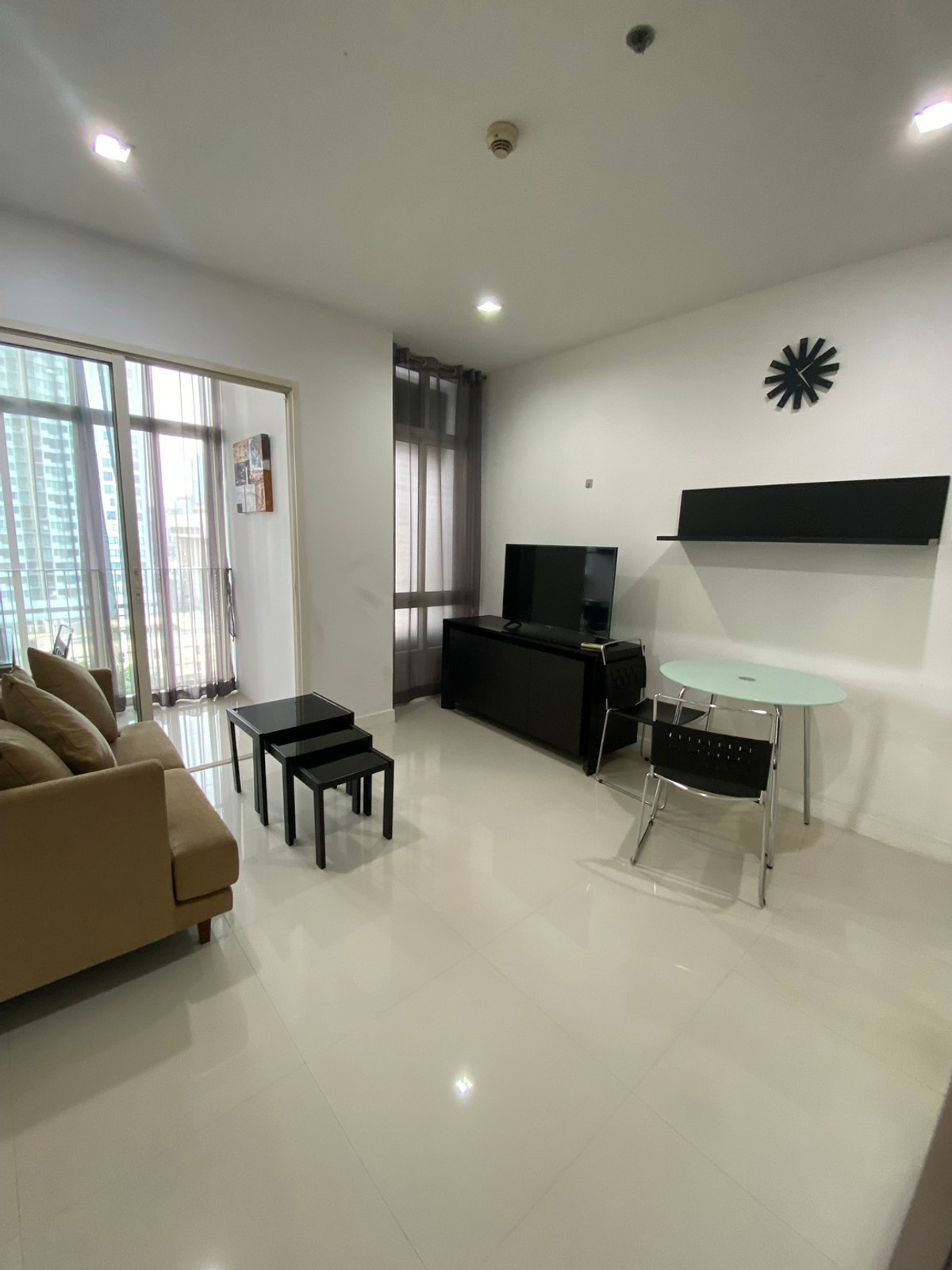 ให้เช่าคอนโดอ่อนนุช อุดมสุข : Ideo Verve Sukhumvit 1 Bedroom, BTS OnNut (Condo For Rent)