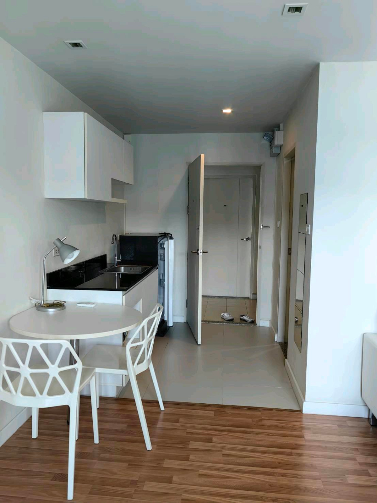 ขายคอนโดเลียบทางด่วนรามอินทรา : ขายด่วน ขายถูก ขายพร้อมผู้เช่า