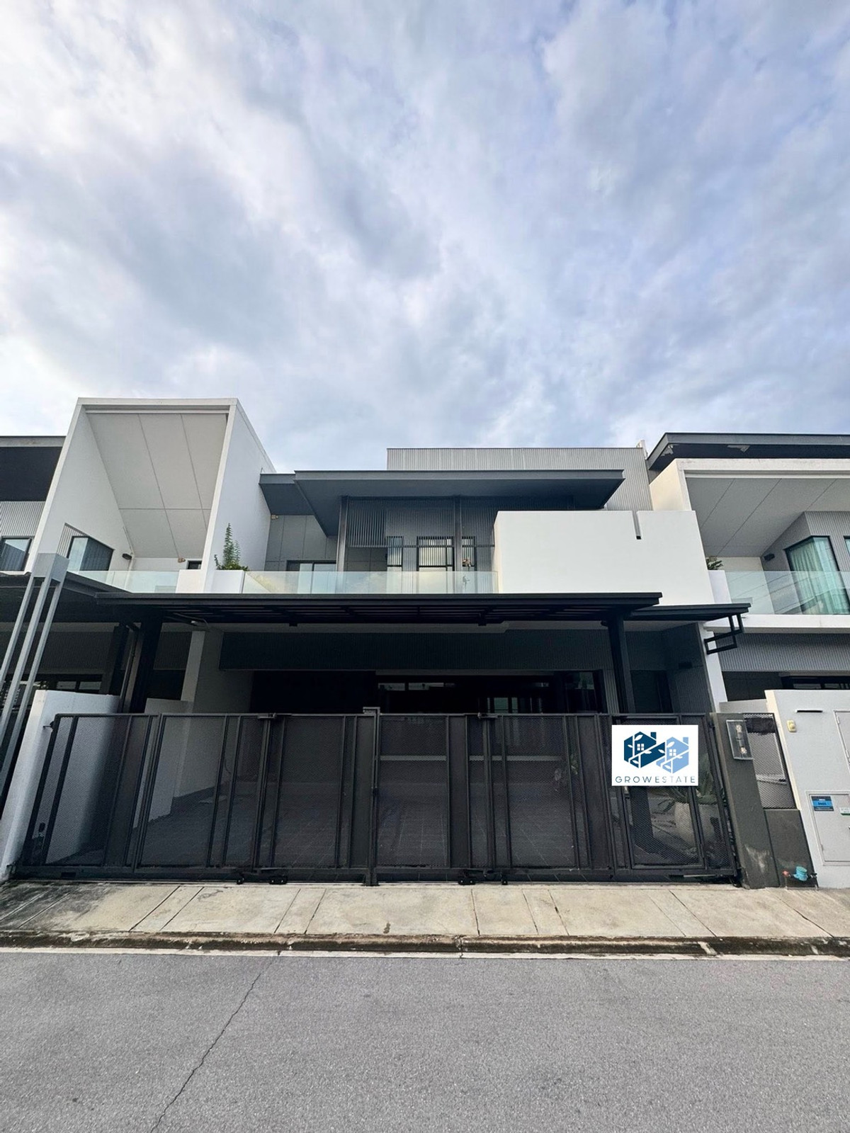 For RentHouseBangna, Bearing, Lasalle : P-2880 for rent vive Bangnak km.7, ready to move in, good location, near the expressway and mega Bangna.