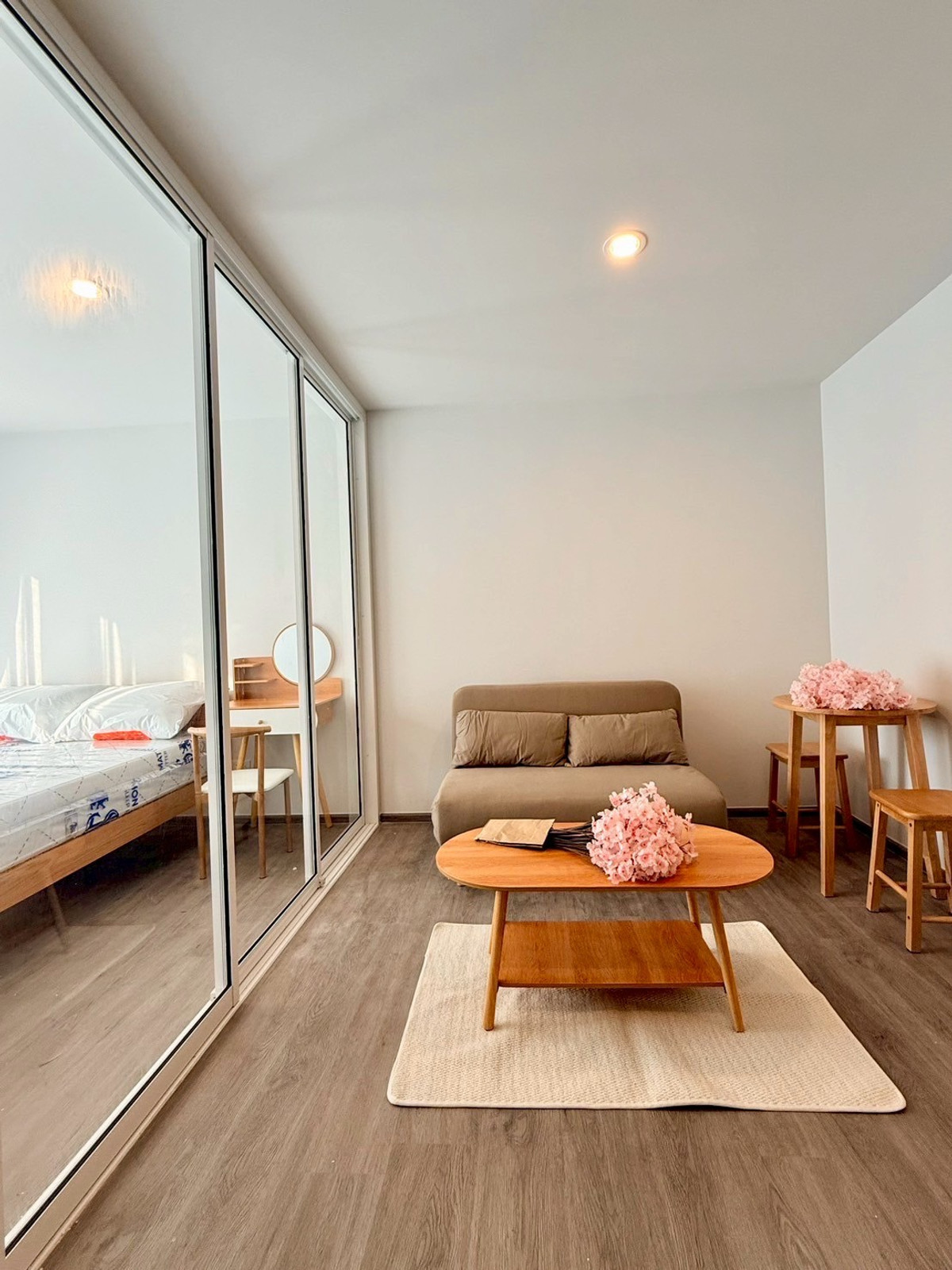 ให้เช่าคอนโดบางนา แบริ่ง ลาซาล : ให้เช่าคอนโด : Regent Home Bangna : ห้องสวย ตกแต่งครบ พร้อมอยู่