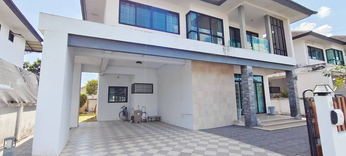 ขายบ้านระยอง : ด่วน 🏠ขายบ้านเดี่ยว 2 ชั้น พท. 83 ตร.ว หมู่บ้านรุ่งเรืองเพลส ใกล้เซ็นทรัลระยอง 2 กม. และหาดแม่รำพึง 20 กม. เหมาะสุดๆ สำหรับบ้านพักตากอากาศครอบครัวใหญ่