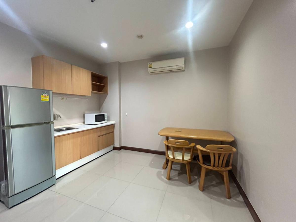 ขายคอนโดพระราม 9 เพชรบุรีตัดใหม่ RCA : 💎 โอกาสทองของนักลงทุน! ห้องกว้าง ส่วนลดจุกๆ ต่ำกว่าราคาตลาด 🚀✨ PG Rama 9 บนทำเลศักยภาพที่ใครก็อยากจับจอง ที่ตอบโจทย์ชีวิตคนเมืองอย่างลงตัว